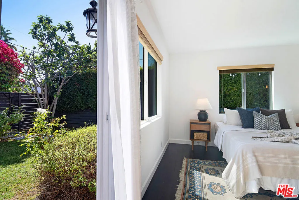 502 N Crescent Heights Boulevard, Los Angeles, California 90048 home-pic-17